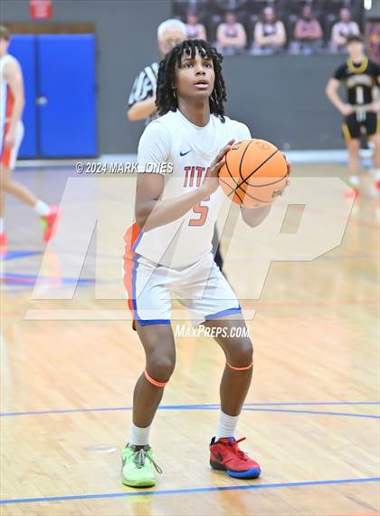 Thumbnail 1 in Thunderbird vs. Salpointe Catholic (AIA 4A Round 1 Playoff) photogallery.