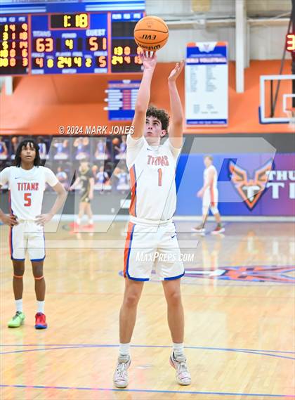 Thumbnail 1 in Thunderbird vs. Salpointe Catholic (AIA 4A Round 1 Playoff) photogallery.