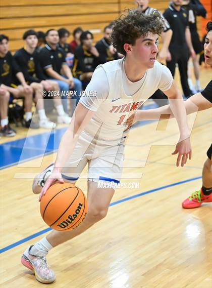 Thumbnail 2 in Thunderbird vs. Salpointe Catholic (AIA 4A Round 1 Playoff) photogallery.