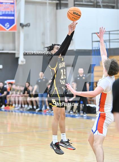 Thumbnail 2 in Thunderbird vs. Salpointe Catholic (AIA 4A Round 1 Playoff) photogallery.