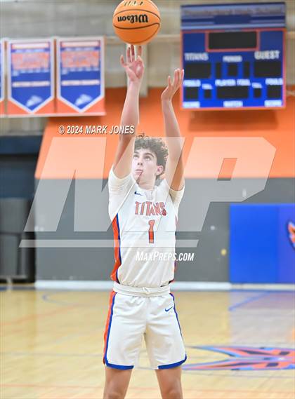 Thumbnail 3 in Thunderbird vs. Salpointe Catholic (AIA 4A Round 1 Playoff) photogallery.