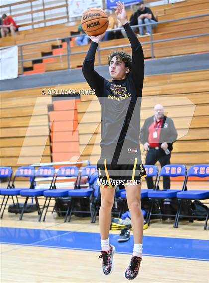 Thumbnail 2 in Thunderbird vs. Salpointe Catholic (AIA 4A Round 1 Playoff) photogallery.