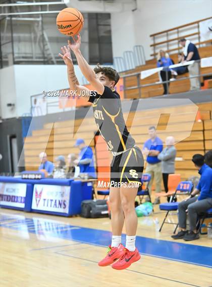 Thumbnail 2 in Thunderbird vs. Salpointe Catholic (AIA 4A Round 1 Playoff) photogallery.