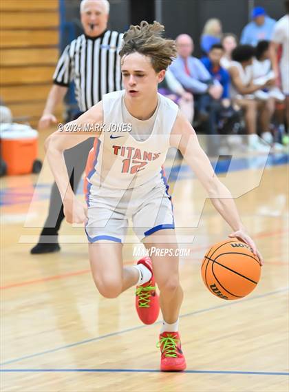 Thumbnail 3 in Thunderbird vs. Salpointe Catholic (AIA 4A Round 1 Playoff) photogallery.