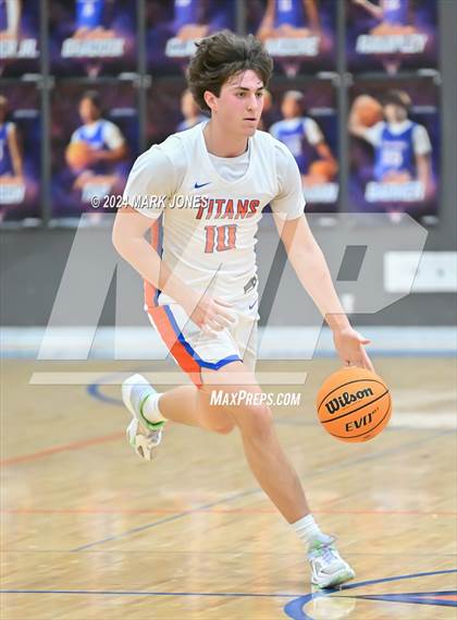 Thumbnail 3 in Thunderbird vs. Salpointe Catholic (AIA 4A Round 1 Playoff) photogallery.