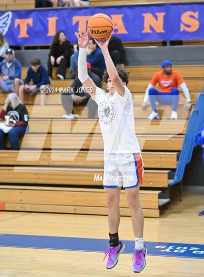 Thumbnail 1 in Thunderbird vs. Salpointe Catholic (AIA 4A Round 1 Playoff) photogallery.