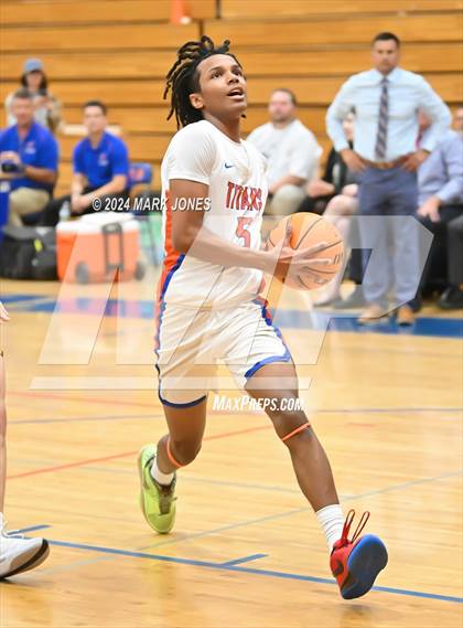 Thumbnail 3 in Thunderbird vs. Salpointe Catholic (AIA 4A Round 1 Playoff) photogallery.