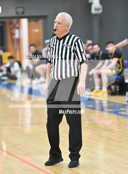 Thumbnail 1 in Thunderbird vs. Salpointe Catholic (AIA 4A Round 1 Playoff) photogallery.