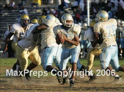 Thumbnail 2 in Crenshaw @ Locke photogallery.