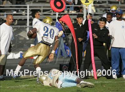 Thumbnail 2 in Crenshaw @ Locke photogallery.