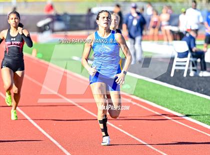 Thumbnail 3 in Pirate Booty Invitational (200 Meter) photogallery.
