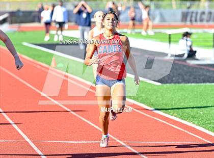 Thumbnail 3 in Pirate Booty Invitational (200 Meter) photogallery.