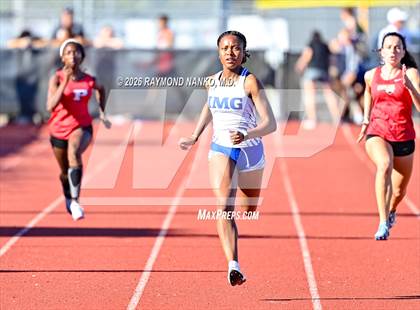 Thumbnail 3 in Pirate Booty Invitational (200 Meter) photogallery.
