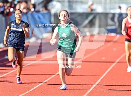 Thumbnail 1 in Pirate Booty Invitational (200 Meter) photogallery.