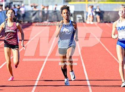 Thumbnail 2 in Pirate Booty Invitational (200 Meter) photogallery.