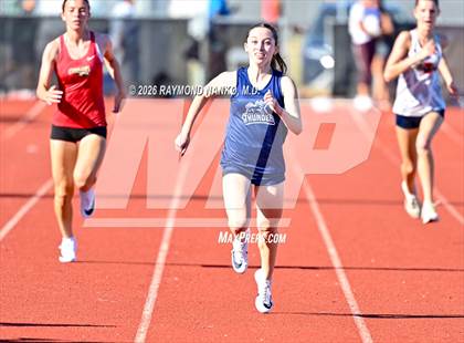 Thumbnail 2 in Pirate Booty Invitational (200 Meter) photogallery.