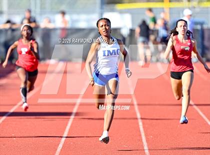Thumbnail 3 in Pirate Booty Invitational (200 Meter) photogallery.