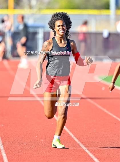 Thumbnail 1 in Pirate Booty Invitational (200 Meter) photogallery.