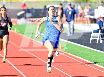 Thumbnail 1 in Pirate Booty Invitational (200 Meter) photogallery.