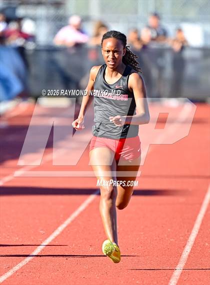 Thumbnail 1 in Pirate Booty Invitational (200 Meter) photogallery.