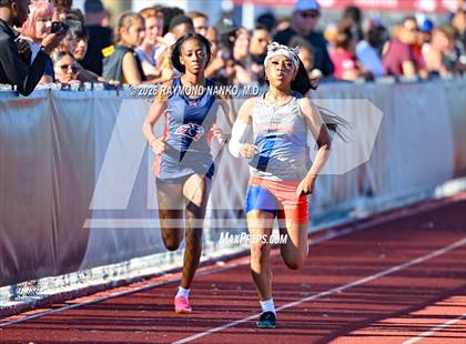 Thumbnail 3 in Pirate Booty Invitational (200 Meter) photogallery.