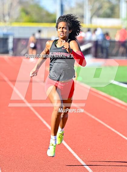 Thumbnail 3 in Pirate Booty Invitational (200 Meter) photogallery.