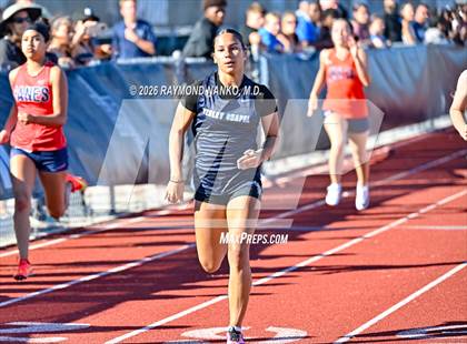 Thumbnail 1 in Pirate Booty Invitational (200 Meter) photogallery.