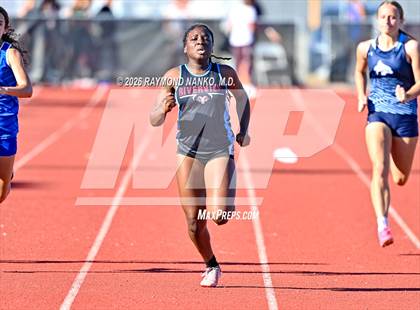 Thumbnail 2 in Pirate Booty Invitational (200 Meter) photogallery.