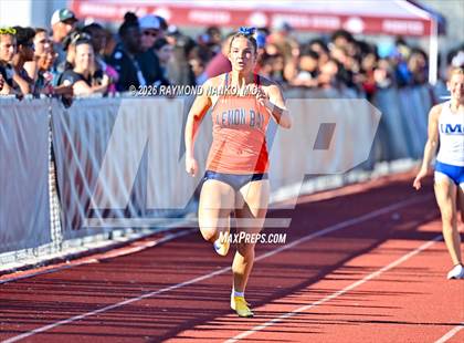 Thumbnail 1 in Pirate Booty Invitational (200 Meter) photogallery.