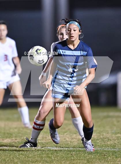 Thumbnail 3 in Lee vs Johnson photogallery.