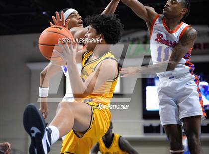 Thumbnail 2 in Campbell Hall vs Rainer Beach (Tarkanian Classic) photogallery.