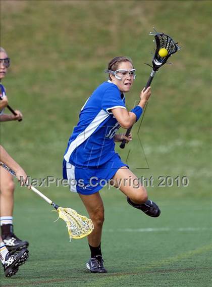 Thumbnail 2 in Darien @ Newtown (CIAC Division I Quarterfinal) photogallery.