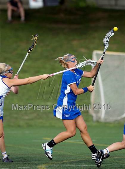 Thumbnail 2 in Darien @ Newtown (CIAC Division I Quarterfinal) photogallery.