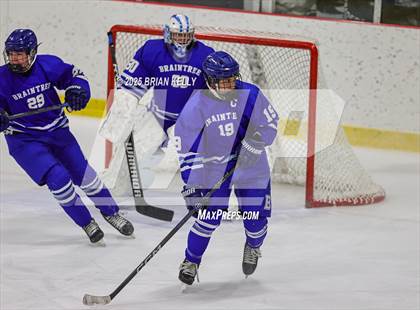 Thumbnail 2 in Hingham vs Braintree (Holiday Classic Tournament)  photogallery.