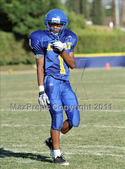 Thumbnail 3 in Bishop Amat @ Servite photogallery.
