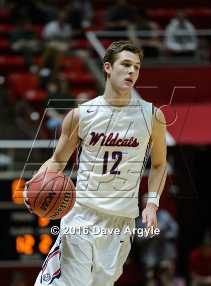 Thumbnail 2 in Woods Cross vs. Olympus (UHSAA 4A Semifinal) photogallery.