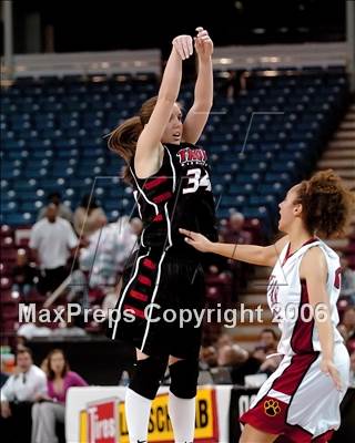 Thumbnail 2 in Troy vs. Carondelet (CIF State D2 Final) photogallery.