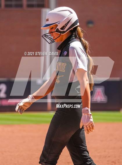 Thumbnail 1 in Vista Grande @ Salpointe Catholic (AIA 4A Final) photogallery.