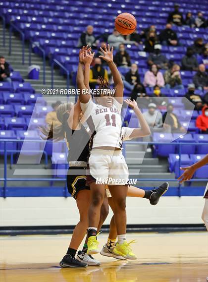 Thumbnail 3 in Crandall vs Red Oak (UIL 5A Bi-District) photogallery.