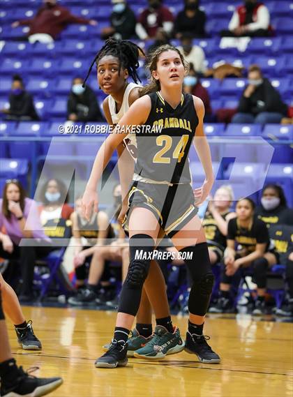 Thumbnail 3 in Crandall vs Red Oak (UIL 5A Bi-District) photogallery.