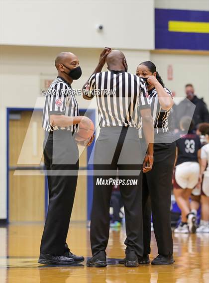 Thumbnail 2 in Crandall vs Red Oak (UIL 5A Bi-District) photogallery.