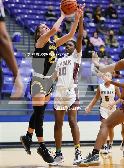 Thumbnail 2 in Crandall vs Red Oak (UIL 5A Bi-District) photogallery.