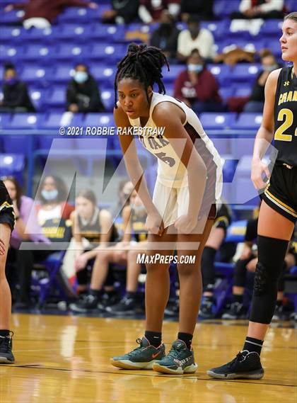 Thumbnail 2 in Crandall vs Red Oak (UIL 5A Bi-District) photogallery.