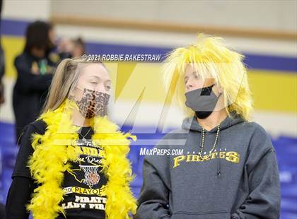 Thumbnail 2 in Crandall vs Red Oak (UIL 5A Bi-District) photogallery.