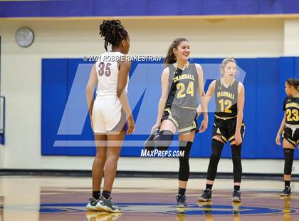 Thumbnail 2 in Crandall vs Red Oak (UIL 5A Bi-District) photogallery.