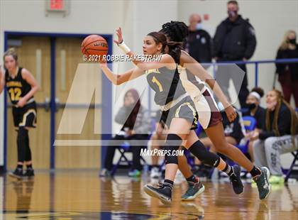 Thumbnail 2 in Crandall vs Red Oak (UIL 5A Bi-District) photogallery.
