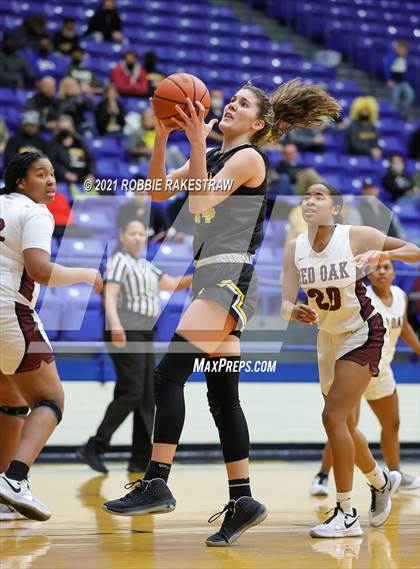 Thumbnail 1 in Crandall vs Red Oak (UIL 5A Bi-District) photogallery.