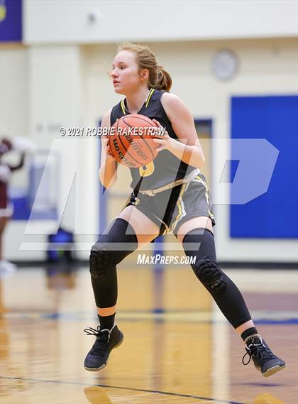 Thumbnail 3 in Crandall vs Red Oak (UIL 5A Bi-District) photogallery.