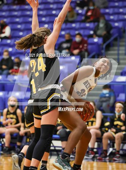 Thumbnail 2 in Crandall vs Red Oak (UIL 5A Bi-District) photogallery.