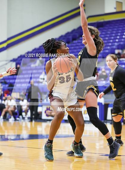 Thumbnail 3 in Crandall vs Red Oak (UIL 5A Bi-District) photogallery.